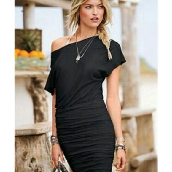 ✨Victoria's Secret Off The Shoulder Ruched Black Sz Medium Dress✨ - Picture 1 of 9